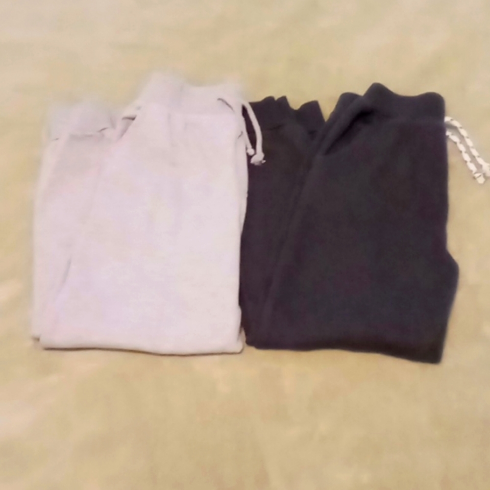 🌞🎉 Two Grey Unasex sweatpants